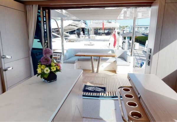 SUNSEEKER MANHATTAN 68 "68 MAN" - Image 8